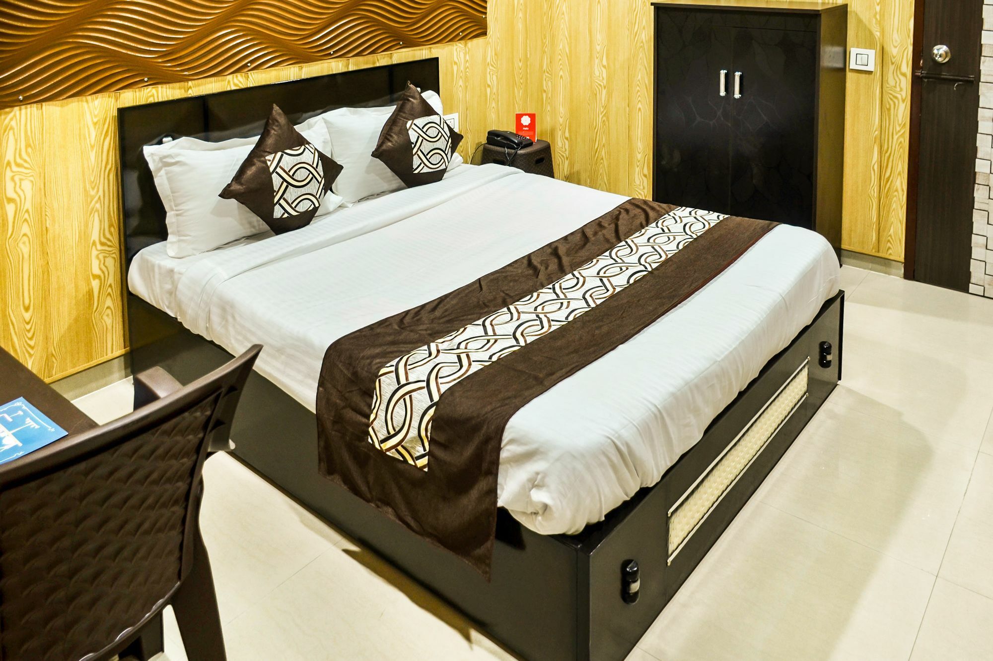 Oyo 8105 Royale Guest House Ludhiana Buitenkant foto
